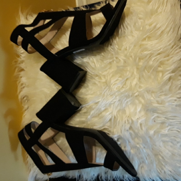 $25, Sexy,New Comfortable block black heels, gold zip. - Picture 5 of 5